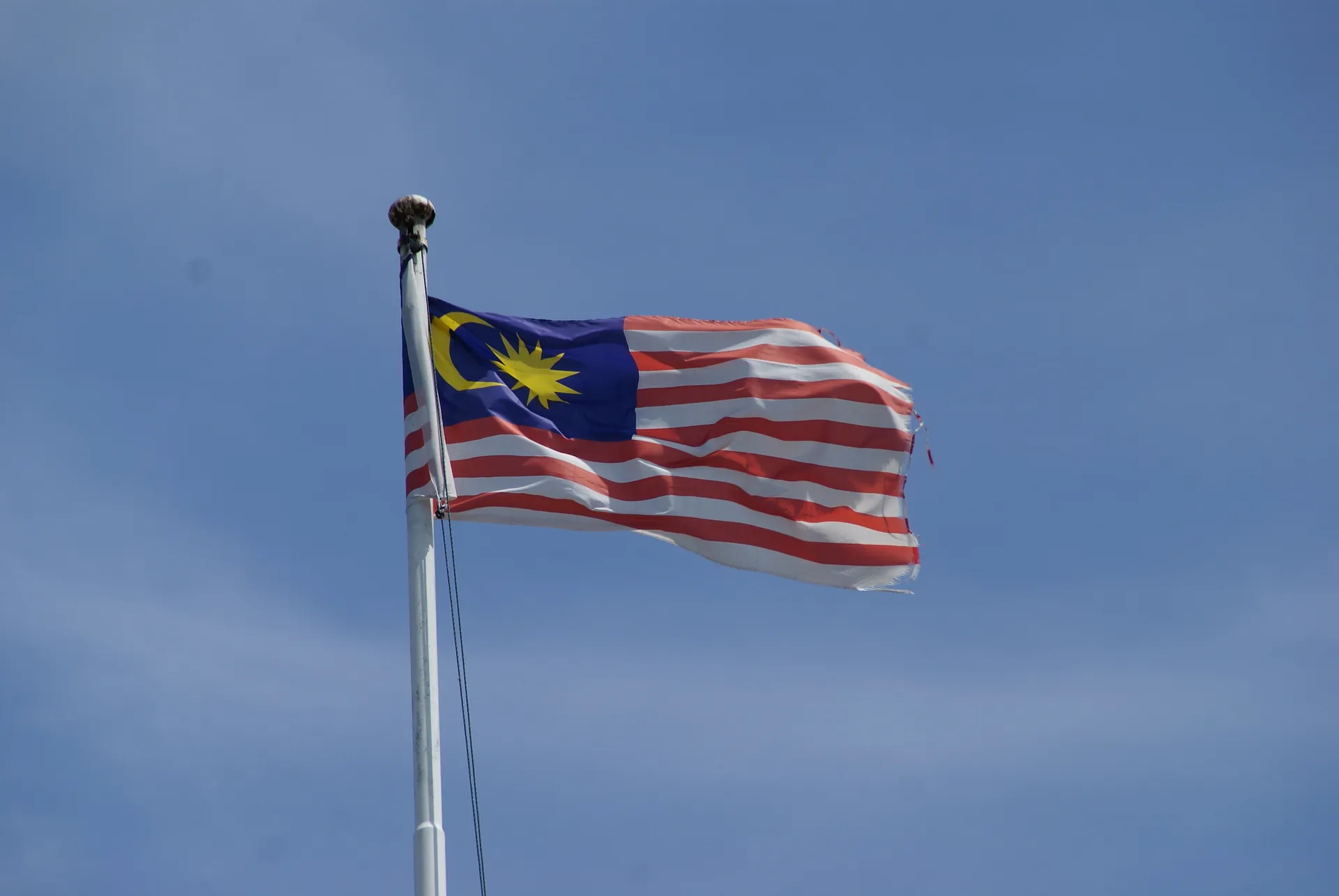 Digital Extremism and the Rise of the Green Wave in Malaysia